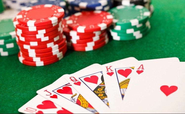 Giao diện trò chơi Poker vz99 nhìn bắt mắt và sắc sảo